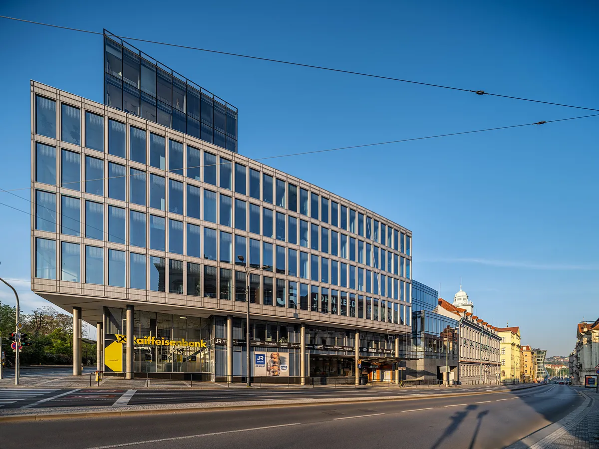Pronájem kanceláře 284 m²